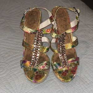 Gianni Bini Floral wedges